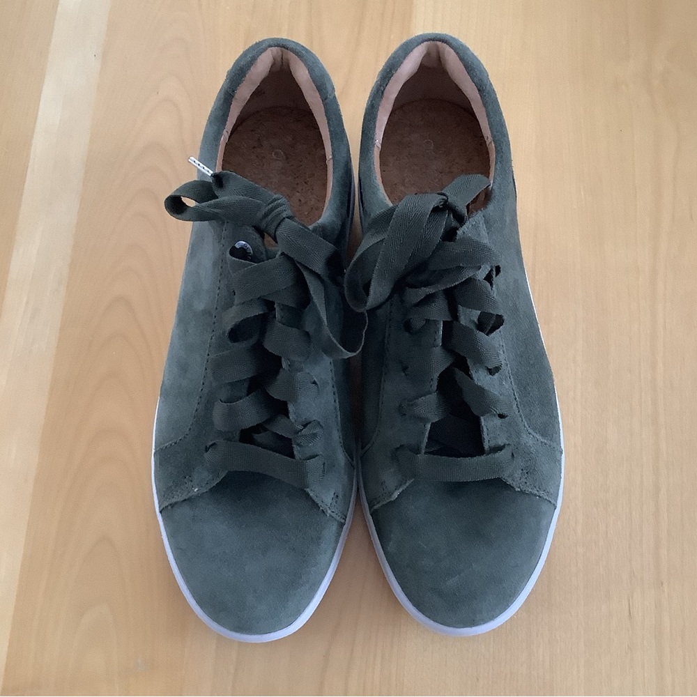 NEW AETREX women courtney lace up sneakers 8.5